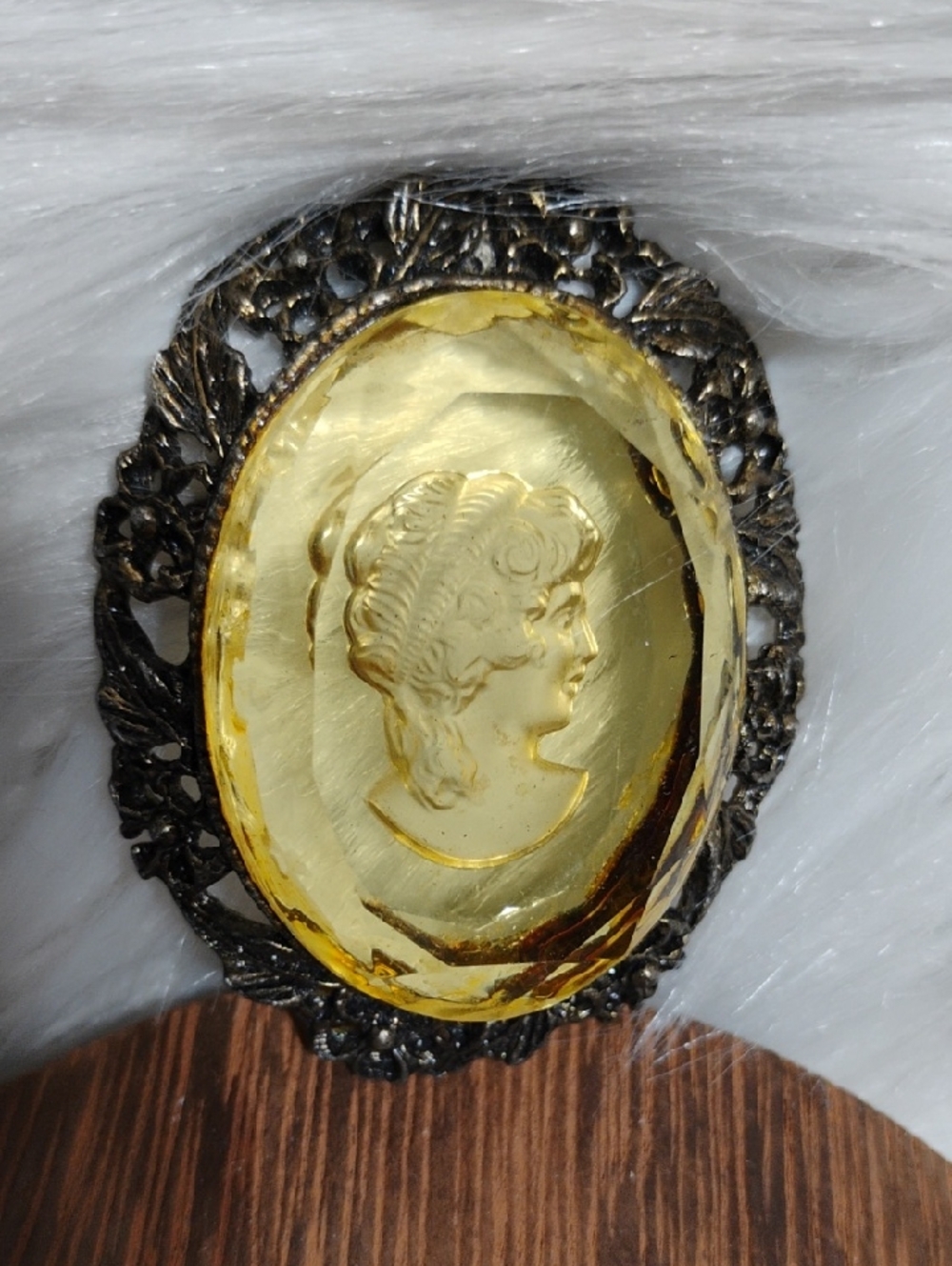 SALE! Antique Yellow Glass Cameo Brooch/Pendant